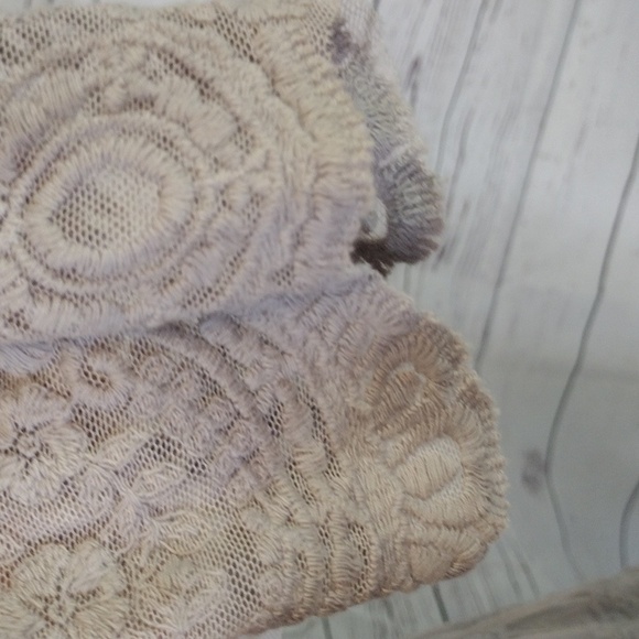 #995 Listicle taupe lace sheer sleeve dress with lace- up front sz L - Picture 4 of 9